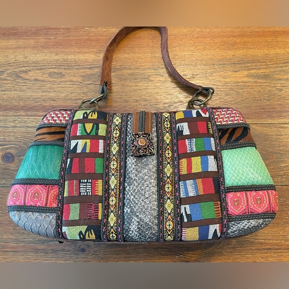 Mary Frances | Vintage Patchwork Leather Hand Bag | Hard Case | Feather/Floral - Picture 9 of 12